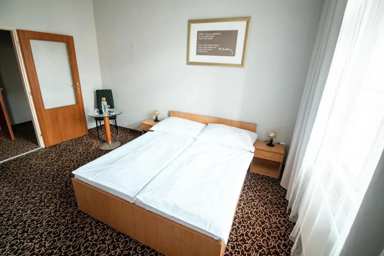 פראג Hotel Brixen