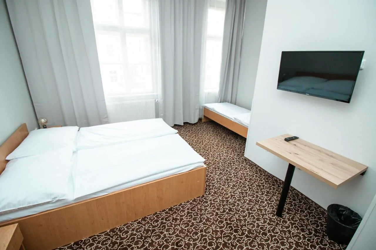 פראג Hotel Brixen