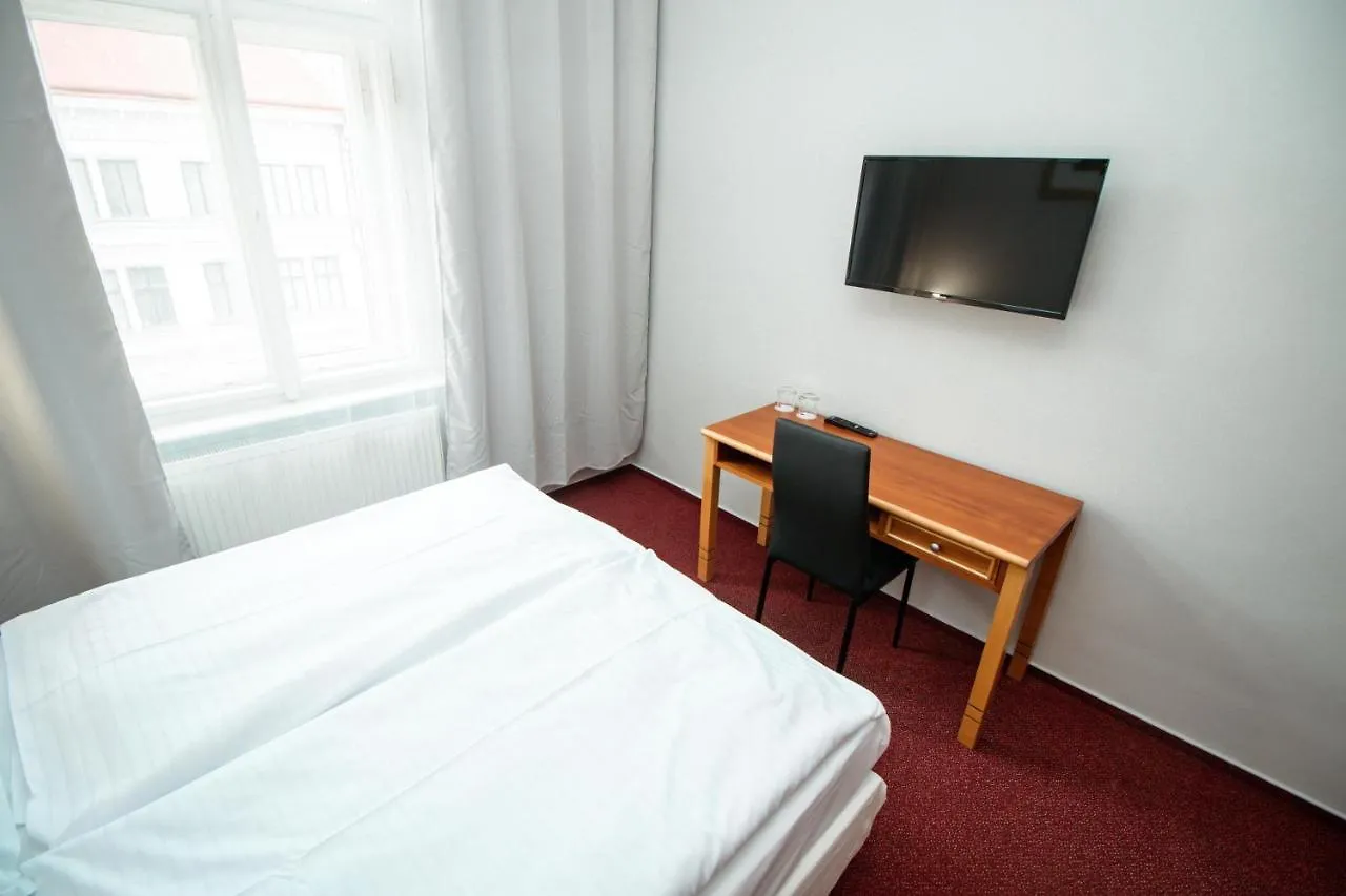 פראג Hotel Brixen