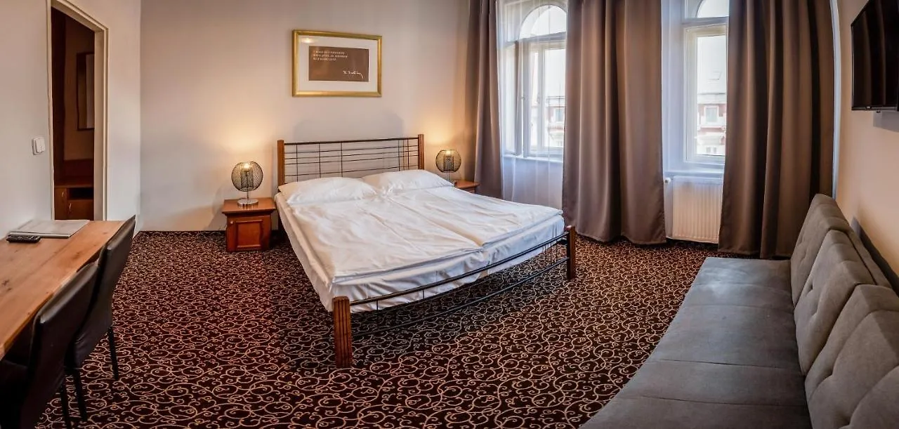 פראג Hotel Brixen