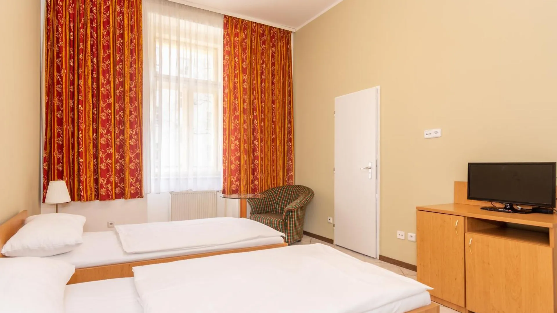 פראג Hotel Brixen