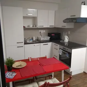 Apartmans For 2 Or 6 Peoples 12 Min By Walk From The Center Apartmán