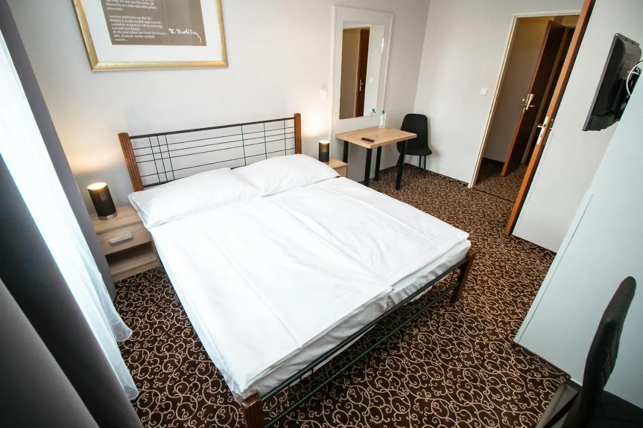 פראג Hotel Brixen