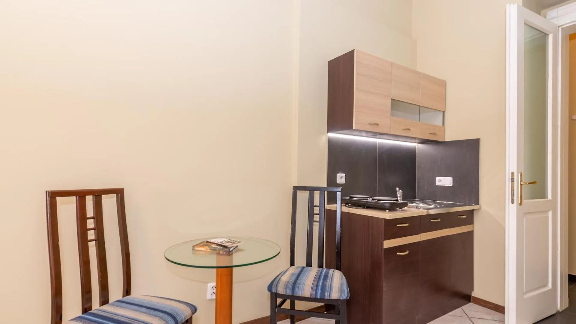 Hotel Brixen براغ 3*,