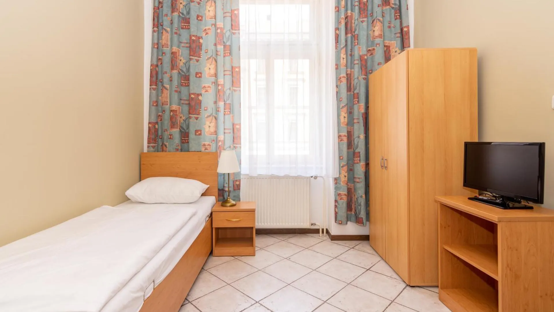 פראג Hotel Brixen